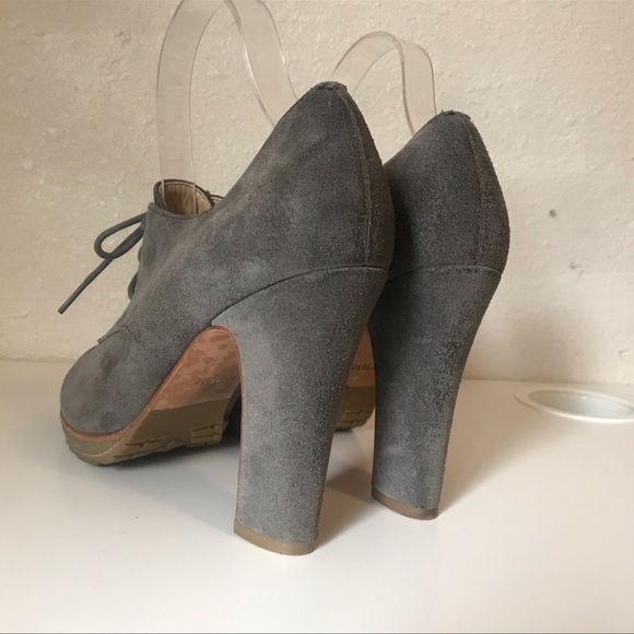 Ann Taylor booties - Picture 2 of 4